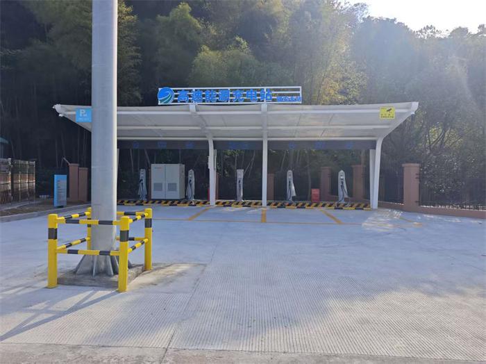 福建高速能源发展：基建攻坚显成效，织密路域绿色补能网(图1)