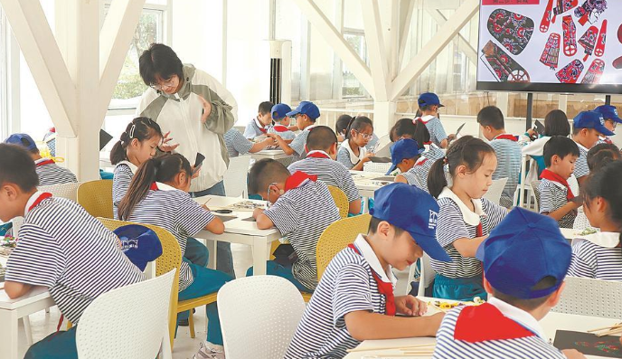 中国美院师生在屏南乡村办乡野艺校，美育成果丰富孩子童年