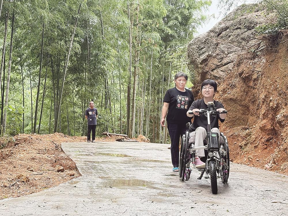 脊髓损伤伤友康复训练忙，努力走出家门回归社会(图3)