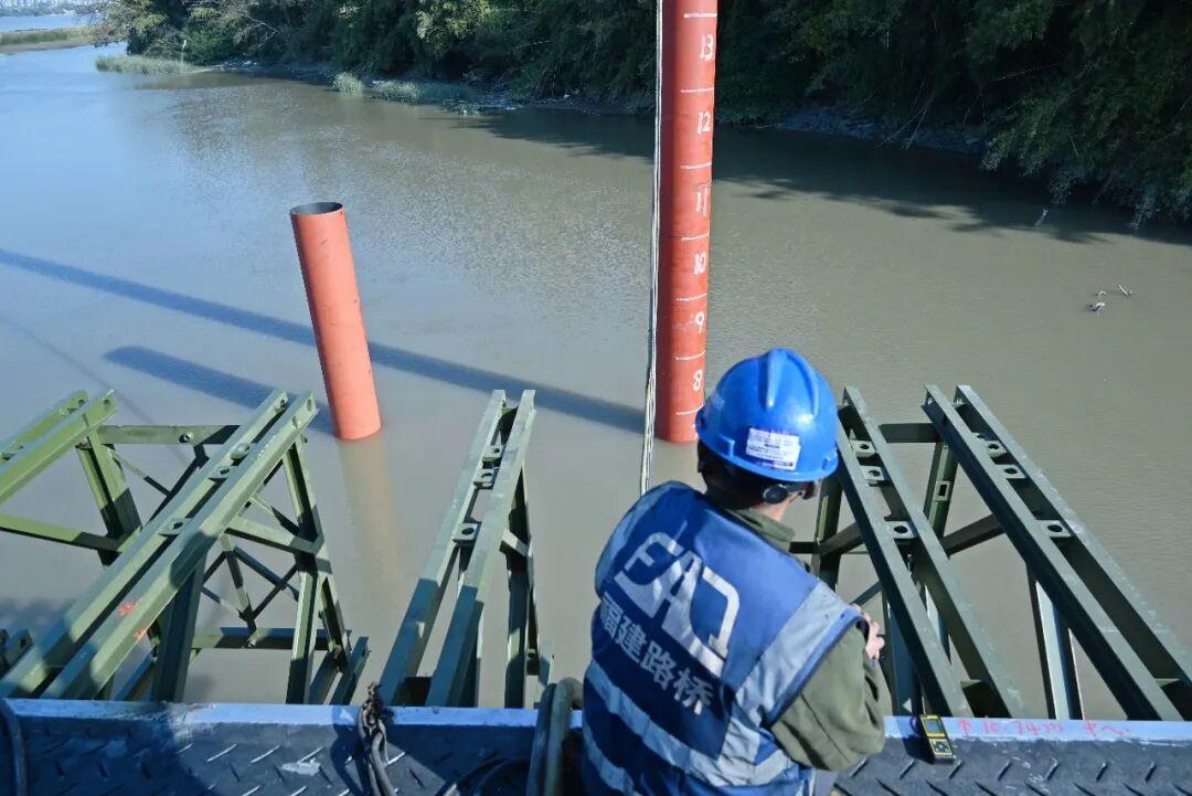 双福高速控制性工程文山洲特大桥正式开建，桩基施工推进中(图3)