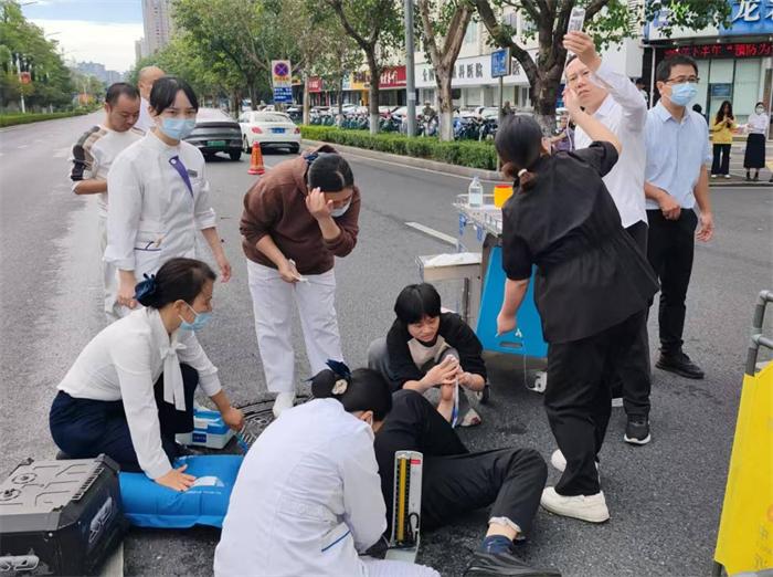 龙岩爱尔眼科黄天宏：暖男医生为儿童眼病患者带来光明与呵护(图9)