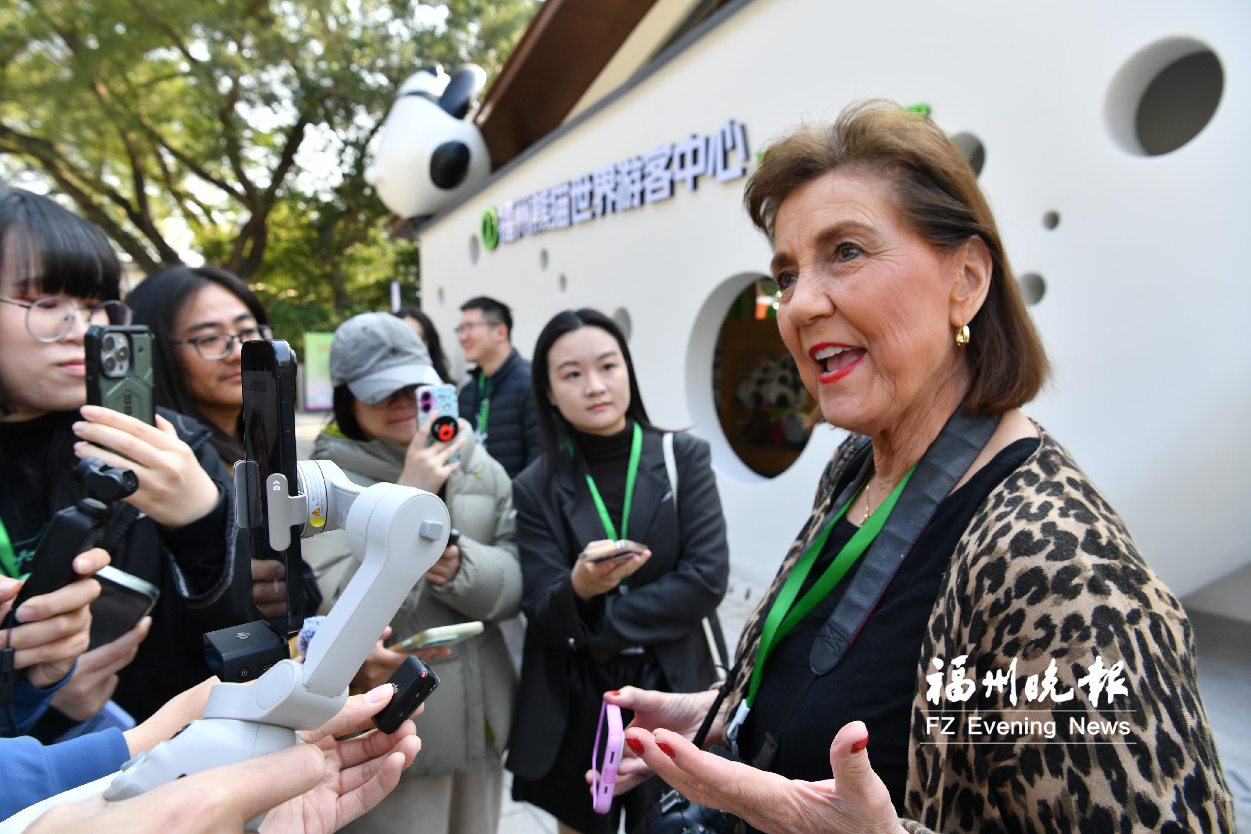 74岁美国老太不远万里来福州，就为看‘巴斯的家’新模样(图1)