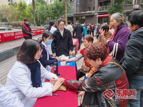 腊八节华大街道屏东社区开展暖人心主题文明实践活动(图3)