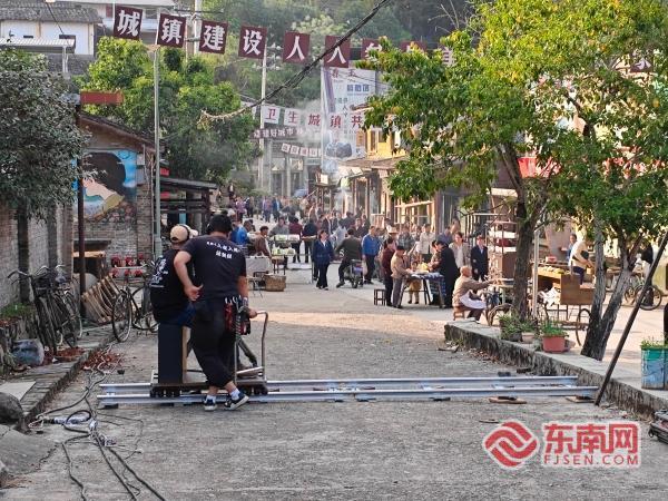 小城大事热播带火池潭村，村民伍功凤分享上镜经历(图3)