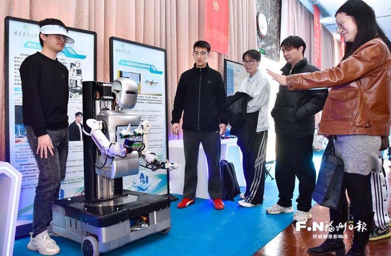 国内首款孤独症人形诊疗机器人问世，能精准‘读心’攻克康复难题(图1)