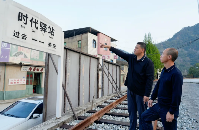 80年代气息池潭村成鲜活片场，八方来客共逐梦(图3)