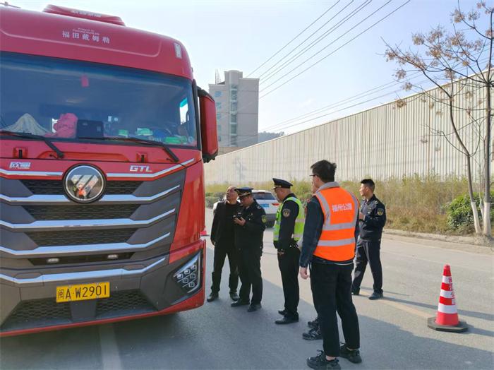 闽清多部门围绕S308线开展滴洒漏专项整治联合行动(图2)