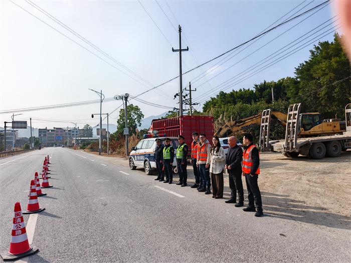闽清多部门围绕S308线开展滴洒漏专项整治联合行动(图5)