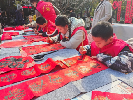 华大街道侨联等开展春节活动，送文化关怀与安全知识(图3)