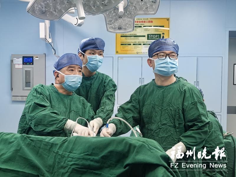 福州男医生近20年缝2.6万个橘子，为圆微创梦不停歇(图2)