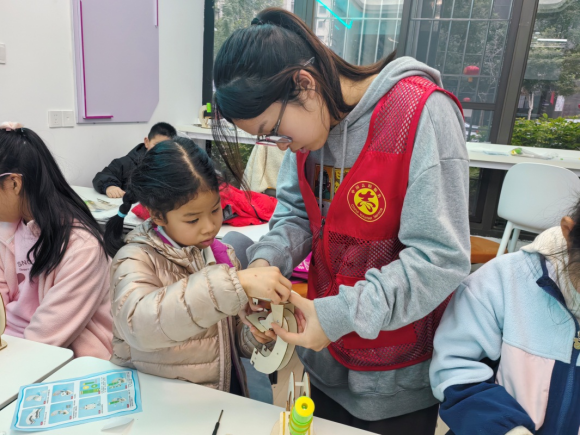 福州屏东社区举办青少年科普冬令营，孩子欢乐学知识交朋友(图4)