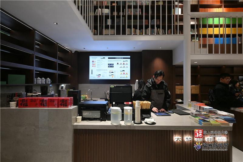 时隔八年！福州鼓屏路晓风书屋重装归来，老读者纷纷赶来(图2)