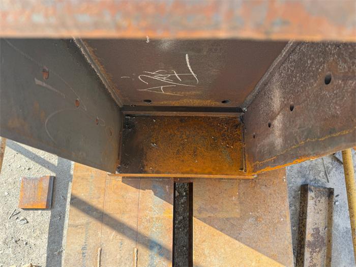 福建二建集团万鼎世纪商业广场项目空中连体钢桁架成功提升(图8)