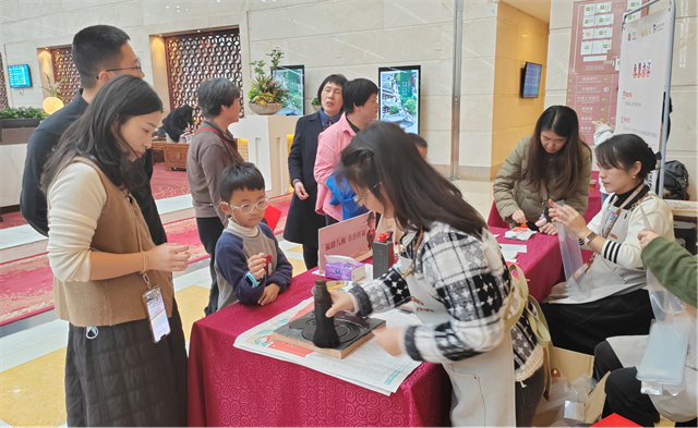 福州长乐机场举办‘八闽书房’活动，旅客畅享文化盛宴与阅读服务(图2)