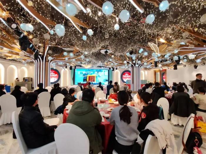 龙岩爱尔眼科2025年度表彰大会暨年终晚宴精彩回顾(图3)