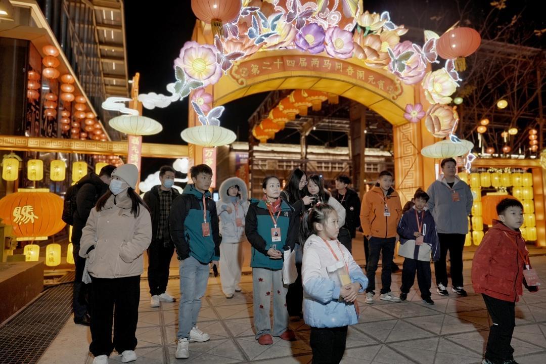 2026年‘漫步福州·网络大V行’之‘两马’灯会采风活动见闻(图2)